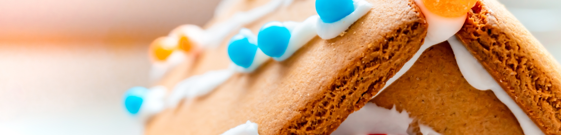 gingerbread house decorating