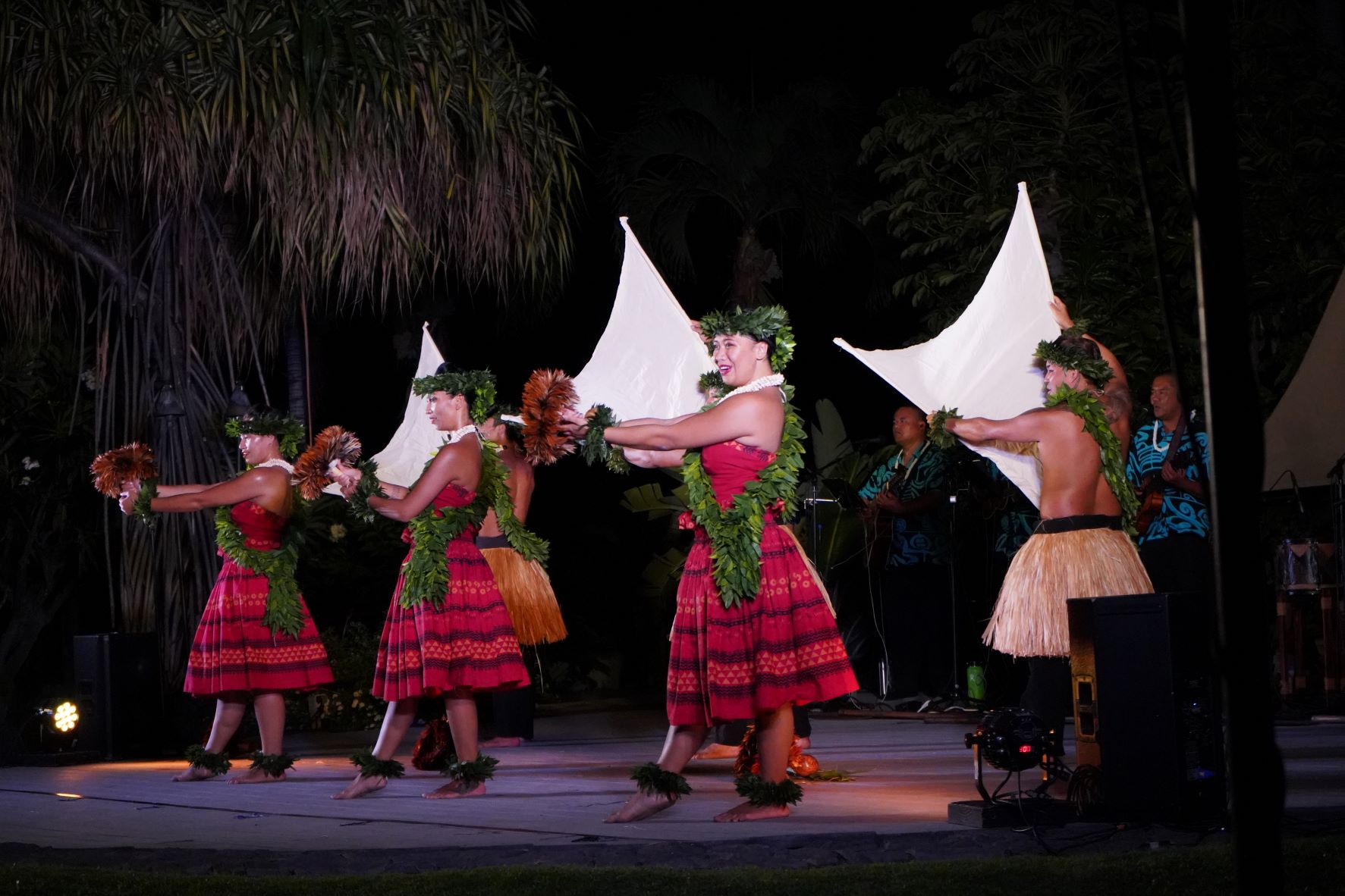 luau dancers on stage